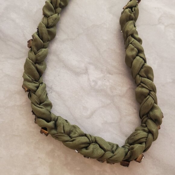 💚 J.Crew Olive Green Fabric Gunmetal Rhinestones Crystals Twisted Necklace 💚 - Picture 12 of 13
